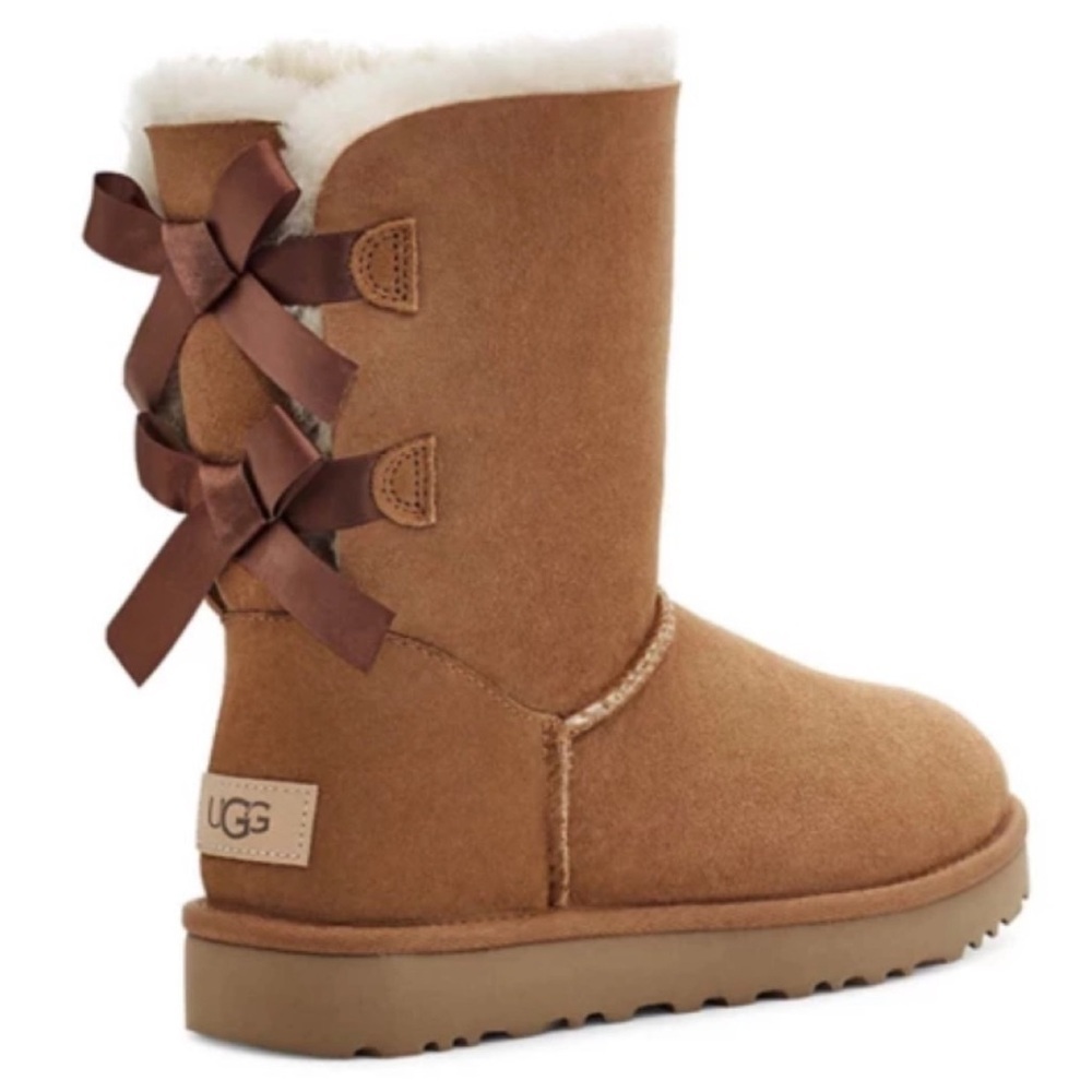 UGG Bailey Bow II Boots Chestnut Size 6